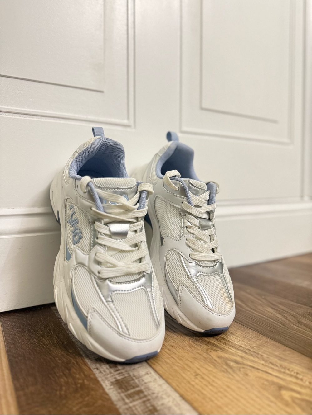 Ryka Women's White & Light Blue Athletic Sneakers Size 8 Medium Width - Picture 6 of 9